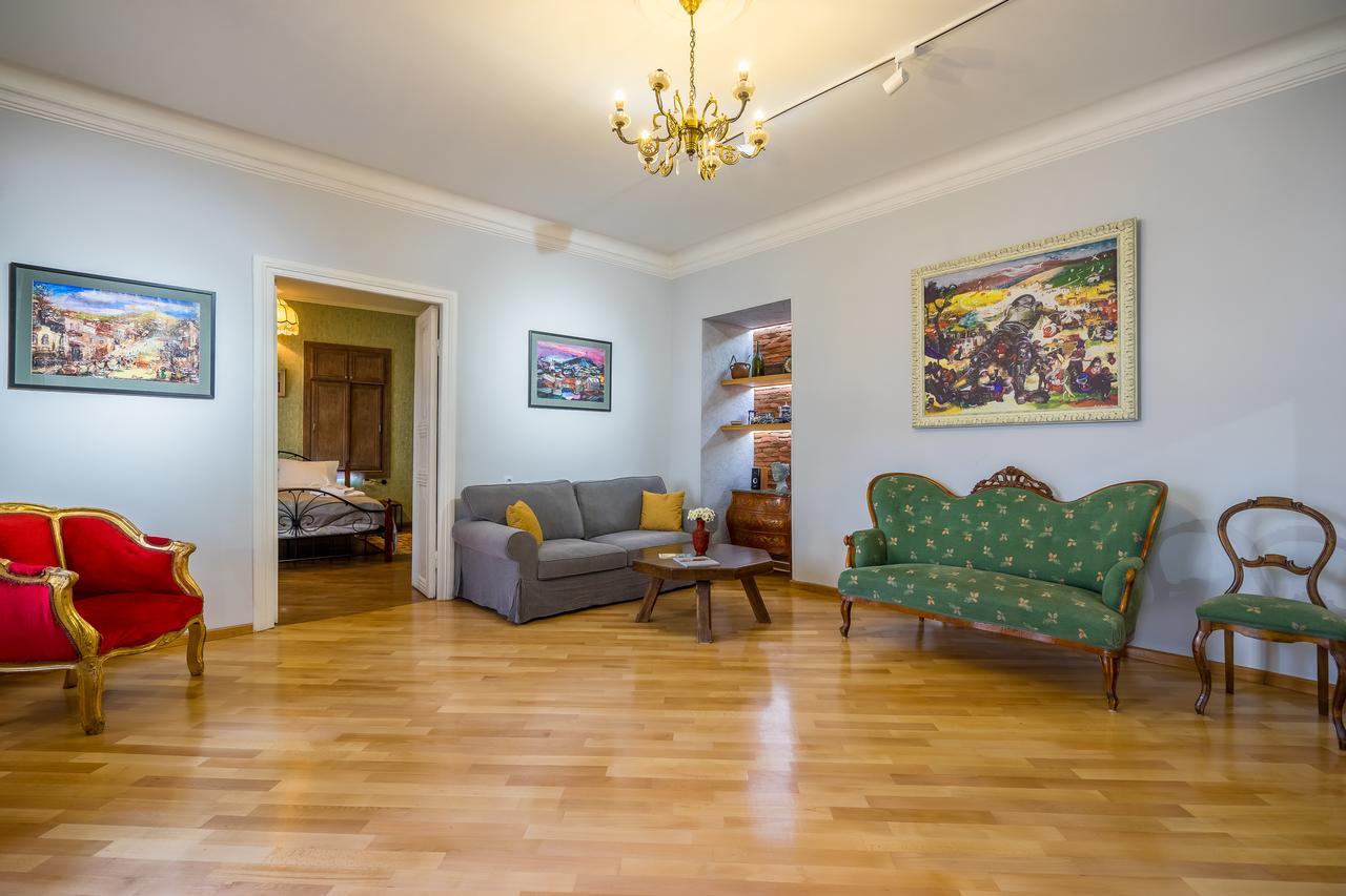 Gallery Apartment Tbilisi Ngoại thất bức ảnh